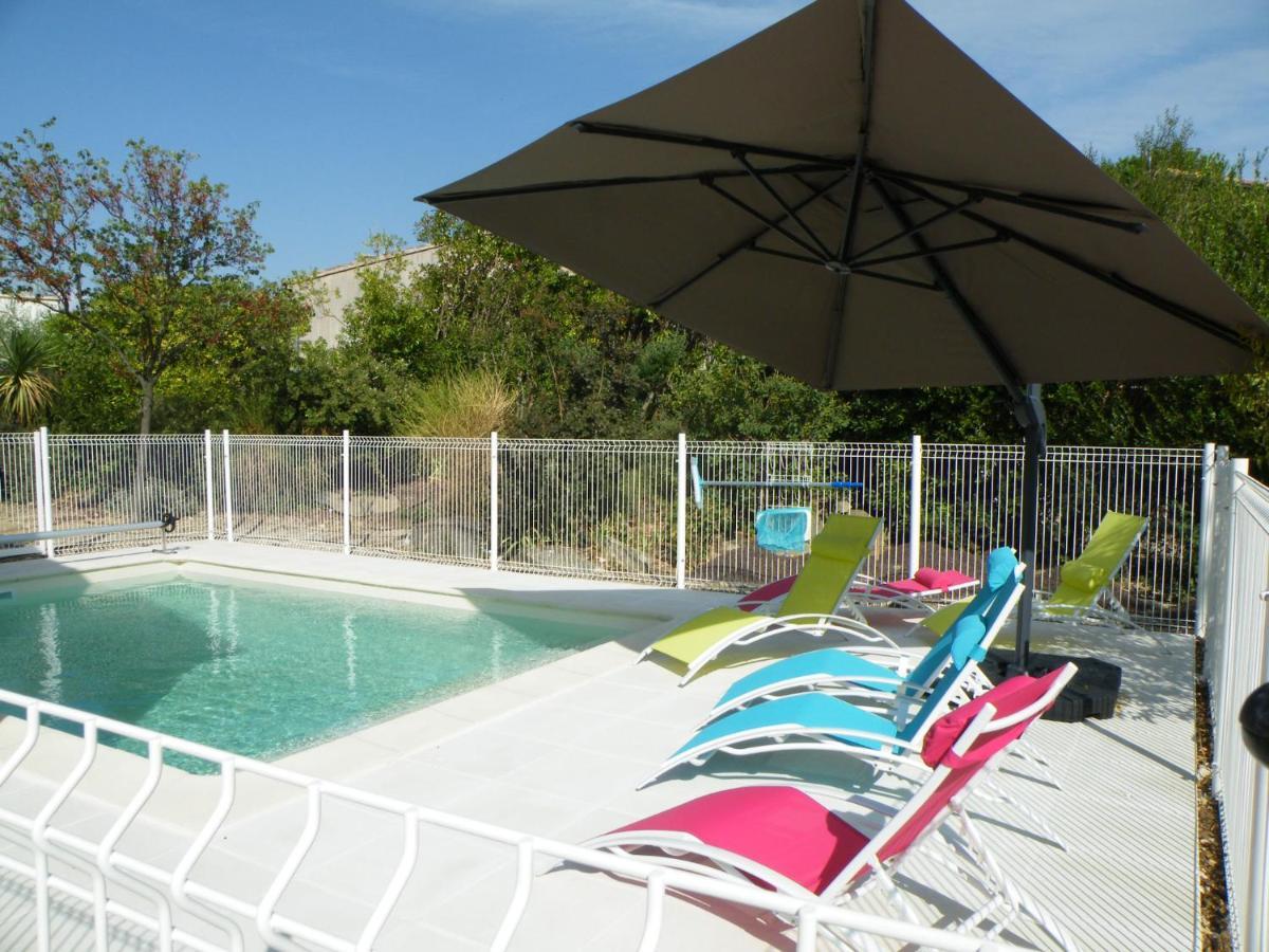 Maison Tout Confort Avec Piscine A Bedarrides Bagian luar foto